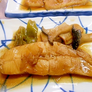 アブラカレイの煮魚（ねぎ、エリンギ添え）